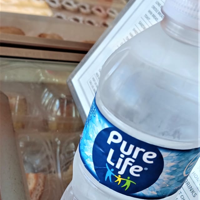 Water (L'eau).