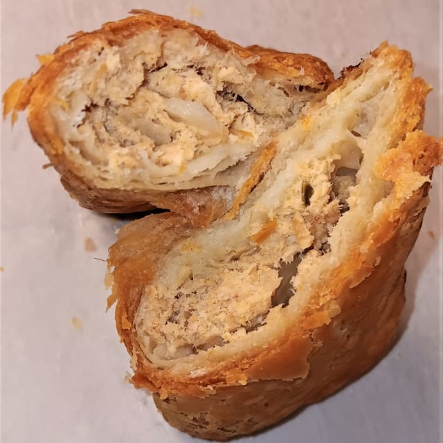 Single Chicken Patties (Pâté au Poulet).